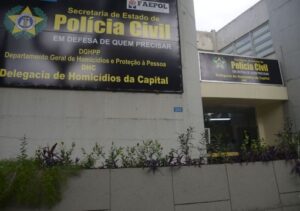 Polícia apreende armas após morte de suboficial do Bope em tiroteio no Rio Polícia apreende armas após morte de suboficial do Bope em tiroteio no Rio