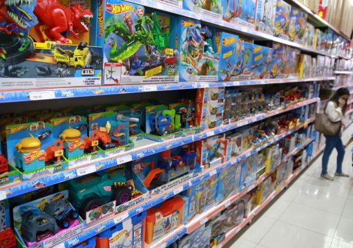Procon orienta consumidores a evitar riscos na compra de brinquedos para o Dia das Crianças Procon orienta consumidores a evitar riscos na compra de brinquedos para o Dia das Crianças